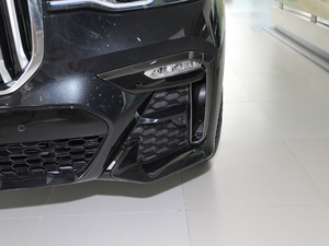 2019xDrive40i  M\b ^