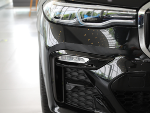 2019xDrive40i  M\b ^