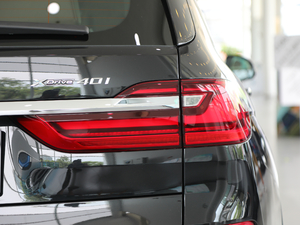 2019xDrive40i  M\b β