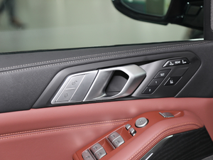 2019xDrive40i  M\b g