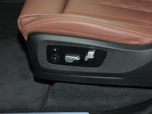 2019xDrive40i  M\b {{