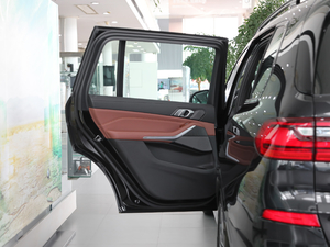 2019xDrive40i  M\b ܇T