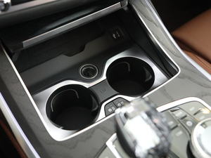 2019xDrive40i  M\(yn)(dng)b g