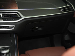 2019xDrive40i  M\(yn)(dng)b g