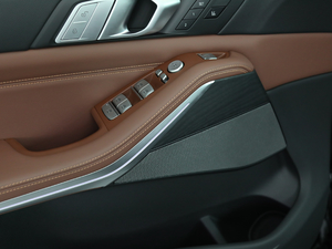 2019xDrive40i  M\b п؅^