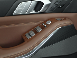 2019xDrive40i  M\b {܇ƅ^	