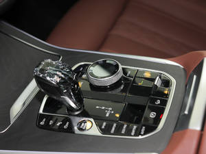 2019xDrive40i  M\b п؅^