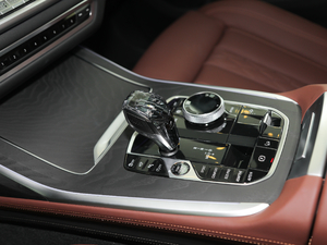 2019xDrive40i  M\b QU