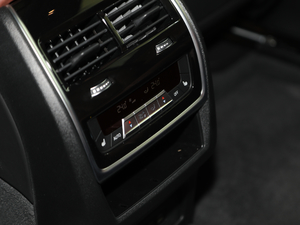 2019xDrive40i  M\b п؅^