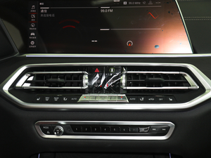 2019xDrive40i  M\b {L