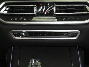 2019xDrive40i  M\b п؅^