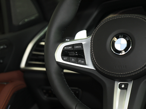 2019xDrive40i  M\b п؅^