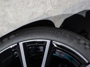 2019xDrive40i Ի M\b ^