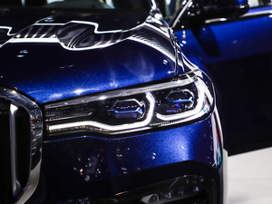 2019xDrive40i Ի M\b ^