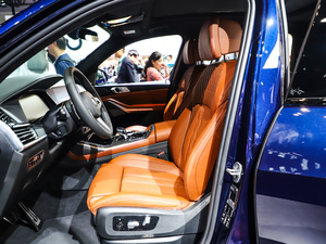 2019xDrive40i Ի M\b g