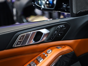 2019xDrive40i Ի M\b g