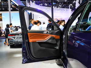 2019xDrive40i Ի M\b g