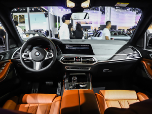 2019xDrive40i Ի M\b п؅^