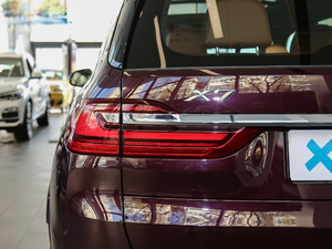 2019xDrive40i Ի Ab ^