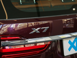 2019xDrive40i Ի Ab ^