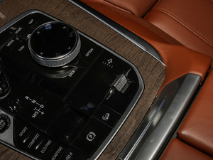 2019xDrive40i Ի Ab п؅^