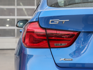 2019330i xDrive M \ ^