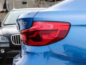 2019330i xDrive M \ ^