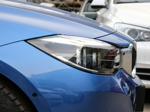 2019330i xDrive M \ ^