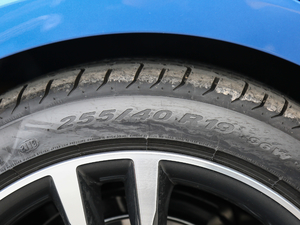 2019330i xDrive M \ ݆̥ߴ