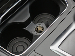 2019330i xDrive M \ g