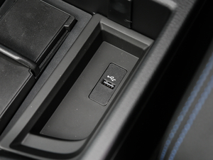 2019330i xDrive M \ g