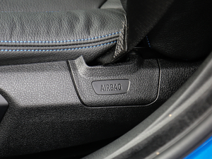 2019330i xDrive M \ g