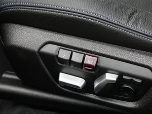 2019330i xDrive M \ g