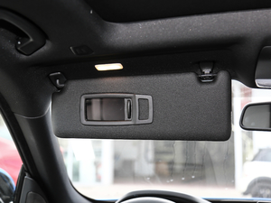 2019330i xDrive M \ g