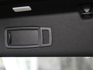 2019330i xDrive M \ g