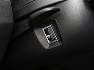 2019330i xDrive M \ п؅^