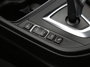 2019330i xDrive M \ п؅^