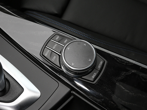 2019330i xDrive M \ п؅^