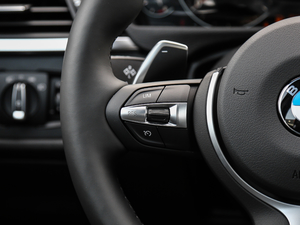 2019330i xDrive M \ п؅^