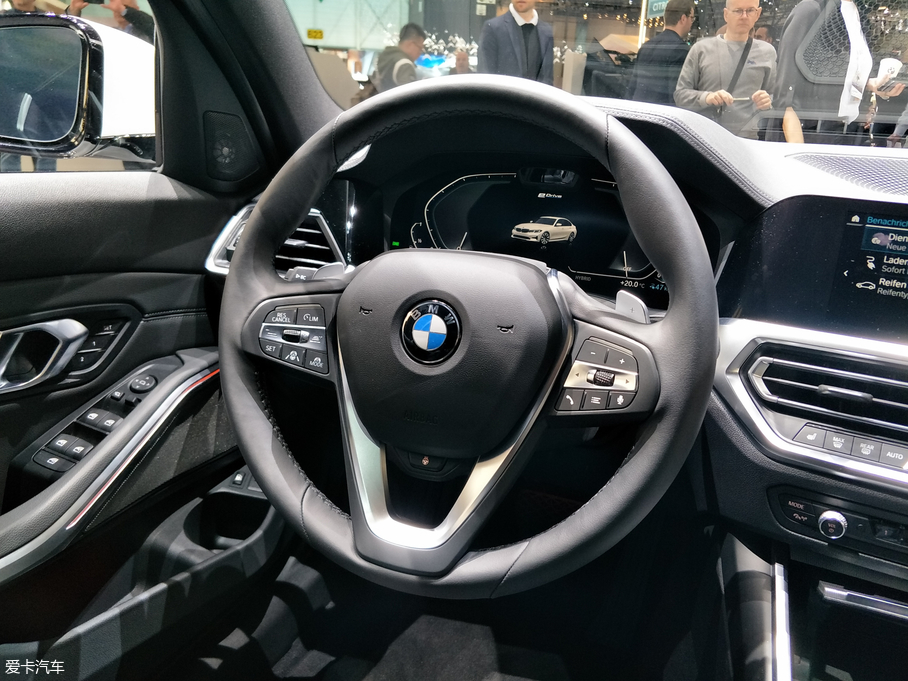 2019R3ϵʽτ 330e iPerformance