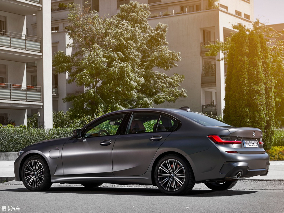 2019R3ϵʽτ 330e