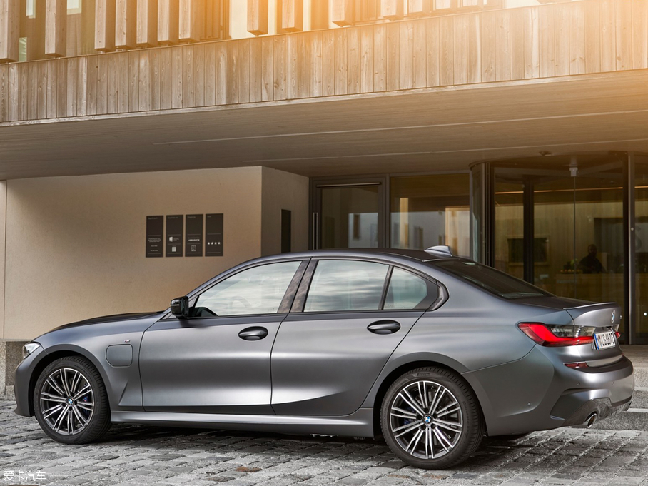 2019R3ϵʽτ 330e