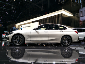 2019330e iPerformance w^