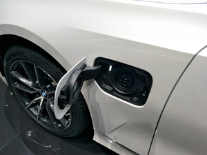 2019330e iPerformance ^