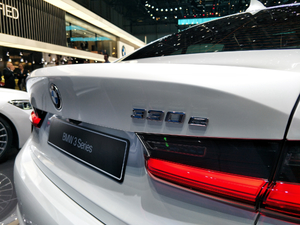 2019330e iPerformance ^