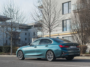 2019330e iPerformance w^