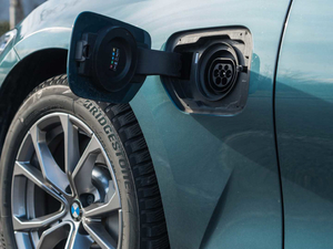 2019330e iPerformance ^