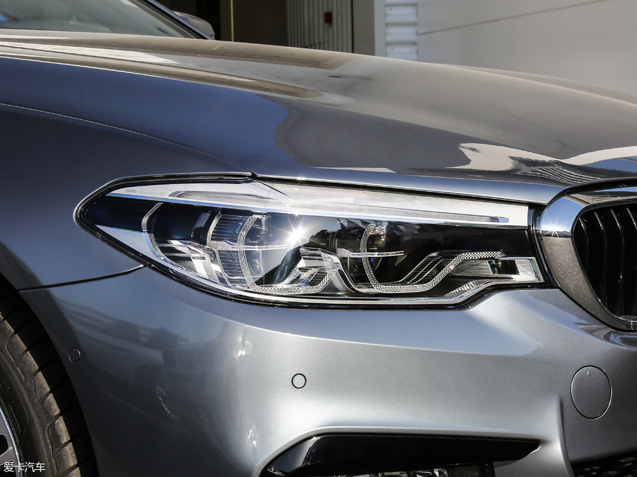 2019R5ϵ(M) 540i M\b