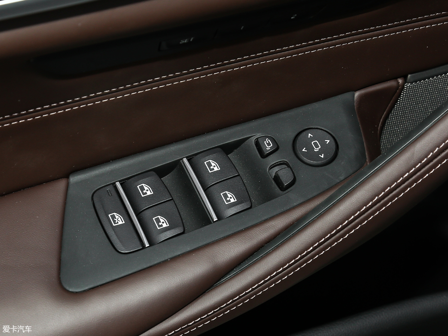 2019R5ϵ(M) 540i M\b