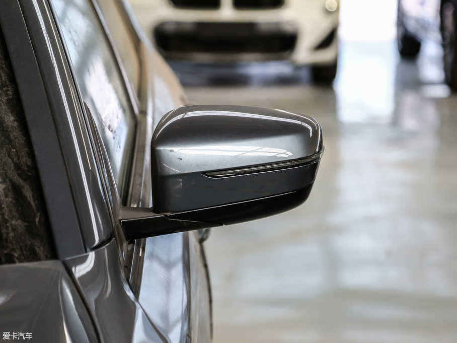 2019R5ϵ(M) 525i M\b